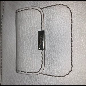 Tod’s white leather purse